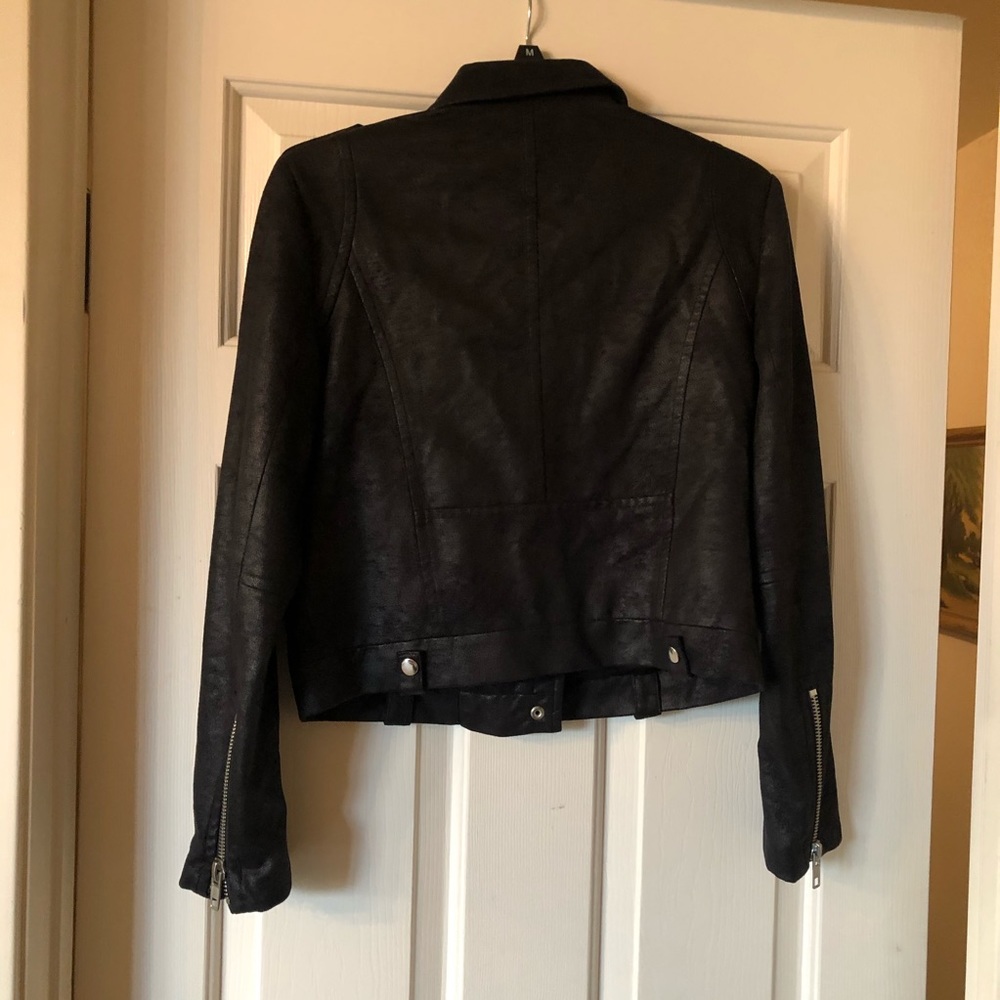 Black Jacket - Picture 6 of 8
